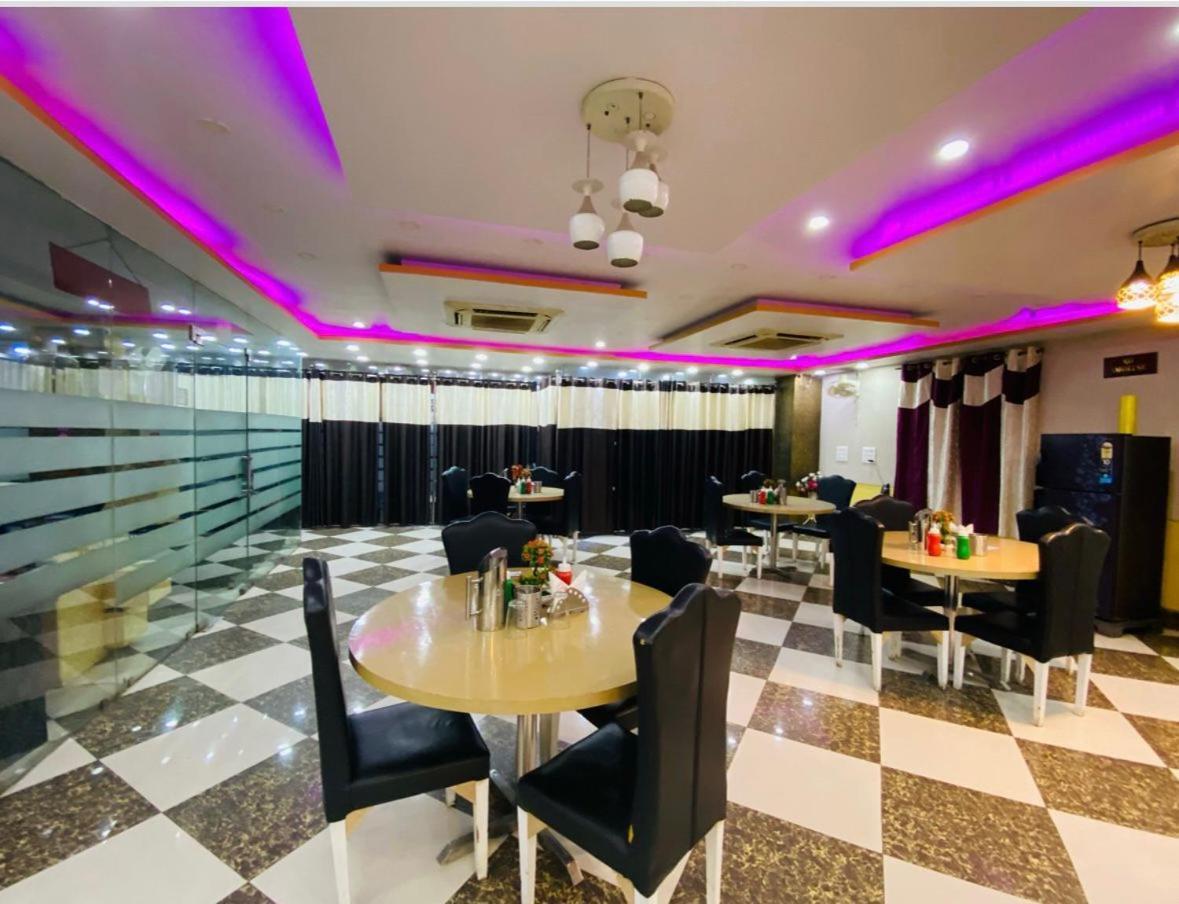 Hotel Basant Vihar International Gaya Exteriér fotografie